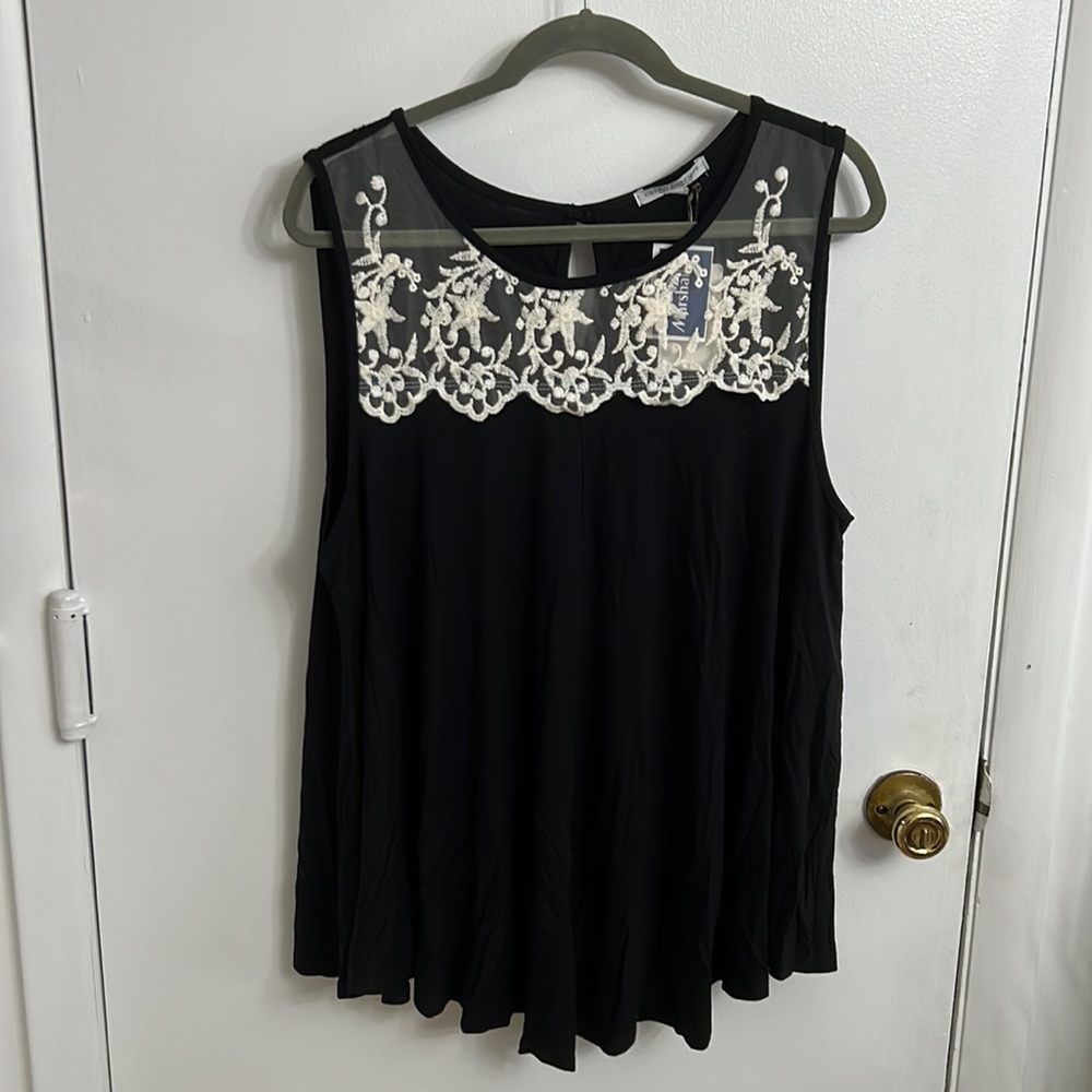 Green Envelope | Black & Cream crochet flowy Tank Top | 2x